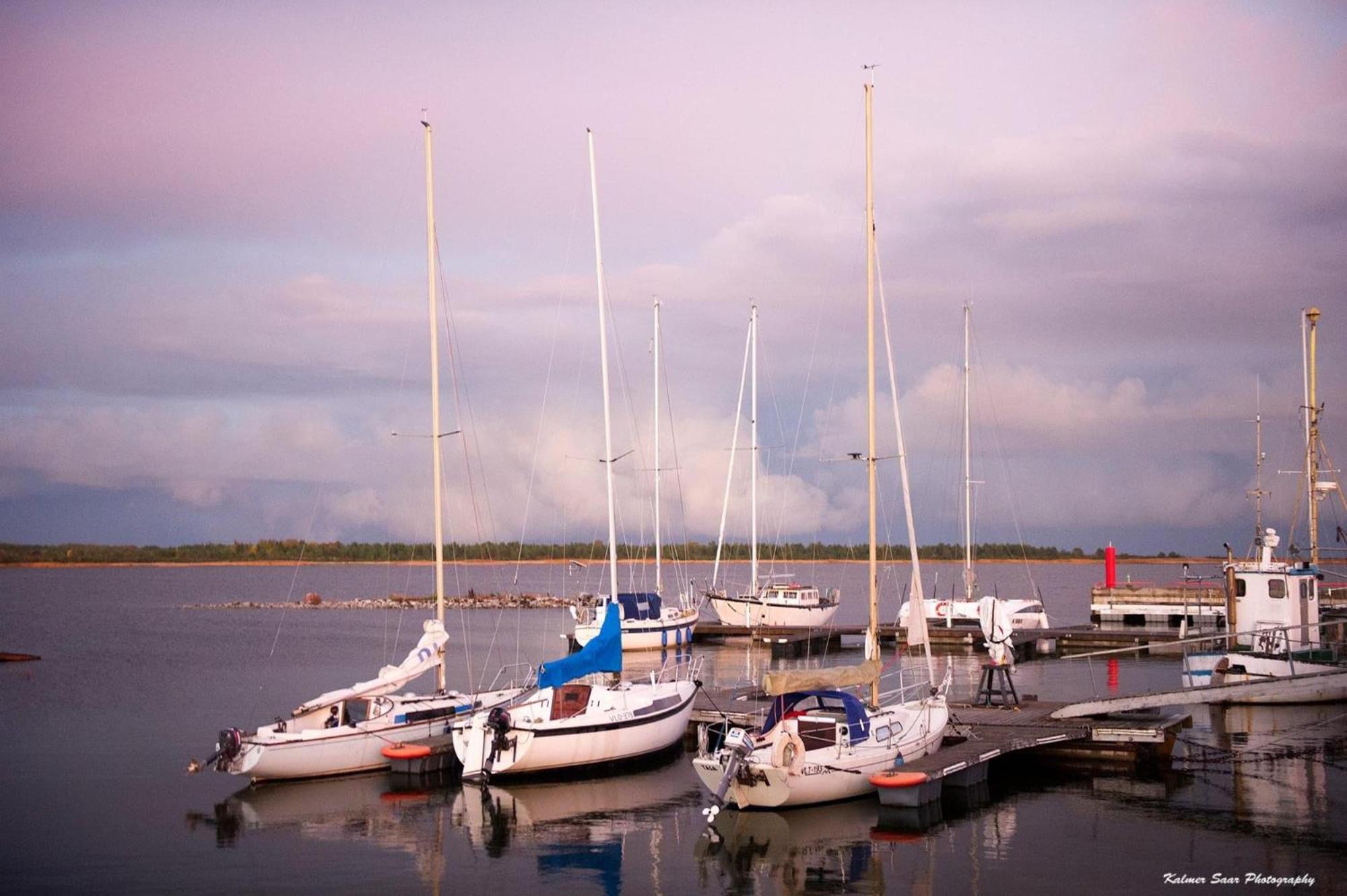 Lounaranna Harbour Accommodation Simisti エクステリア 写真