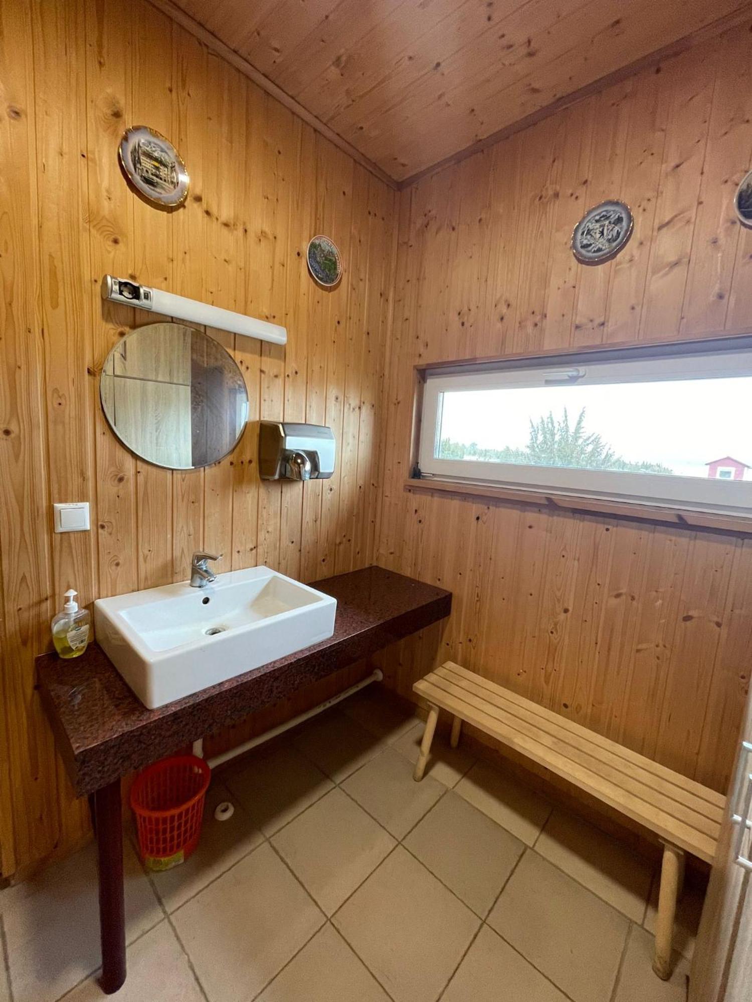 Lounaranna Harbour Accommodation Simisti エクステリア 写真