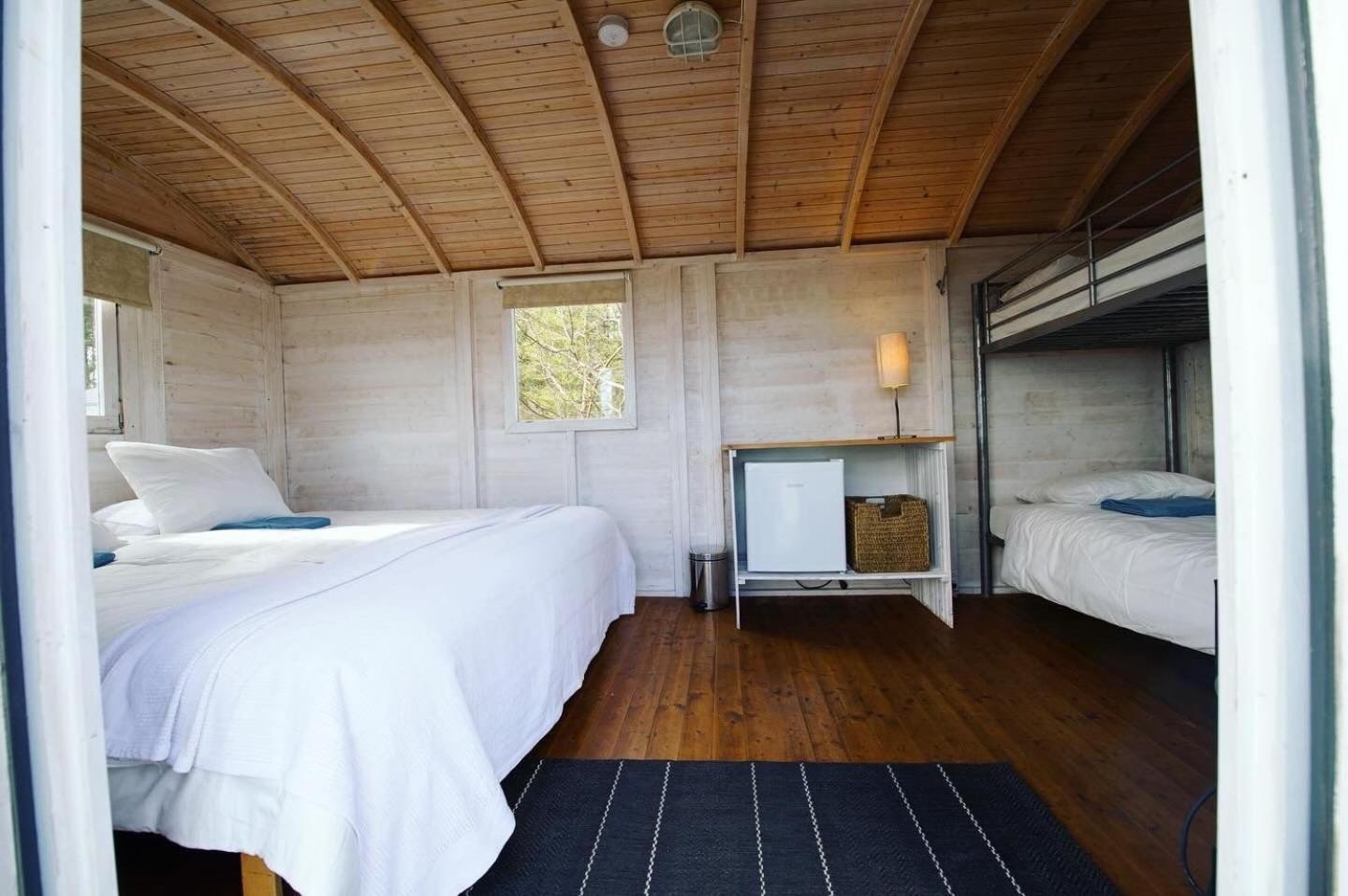 Lounaranna Harbour Accommodation Simisti エクステリア 写真
